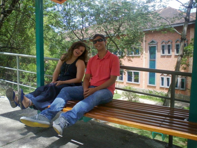 Clarisse Castro e Cláudio Oliveira (CTIC) no campus Manguinhos