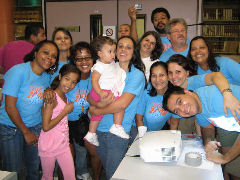 Grupo de voluntários do Icict no Fiocruz Pra Você 2008