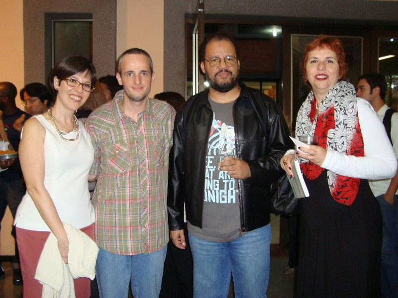 Grupo na Biblioteca de Manguinhos celebrando posse de Umberto Trigueiros como diretor do Icict - 2009