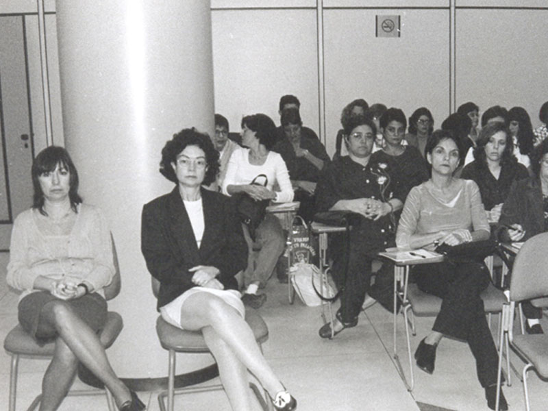 Maria da Conceição, Eliana Coutinho, Wanda Weltmann (olhando para trás), Jussara Long, Regina Gandara (mão na blusa), Tania Porto (olhando para frente, ao lado da de óculos