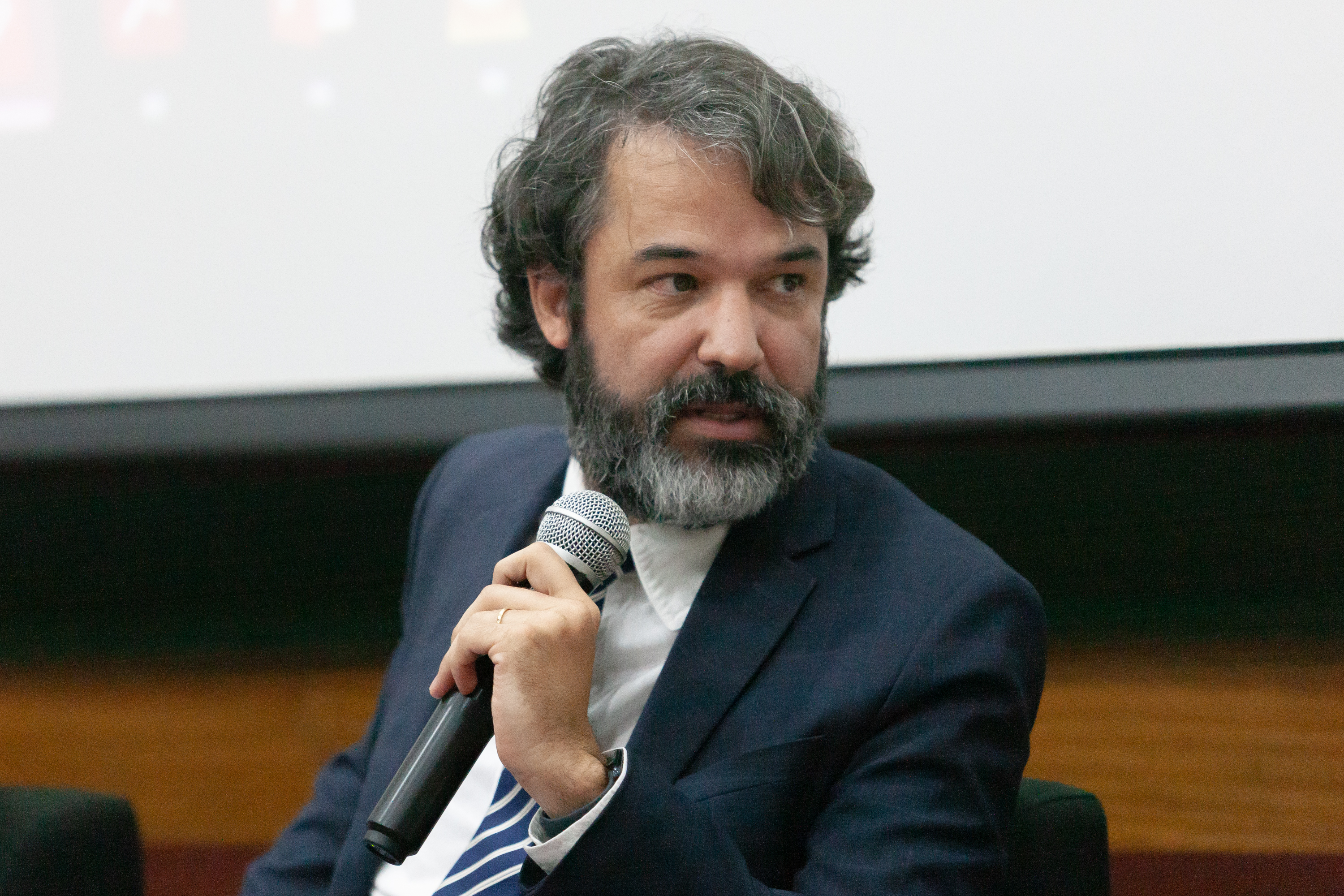 Tiago Braga, diretor do Instituto Brasileiro de Informação em Ciência e Tecnologia, na abertura do III Encontro da Rede de Repositórios Institucionais. 