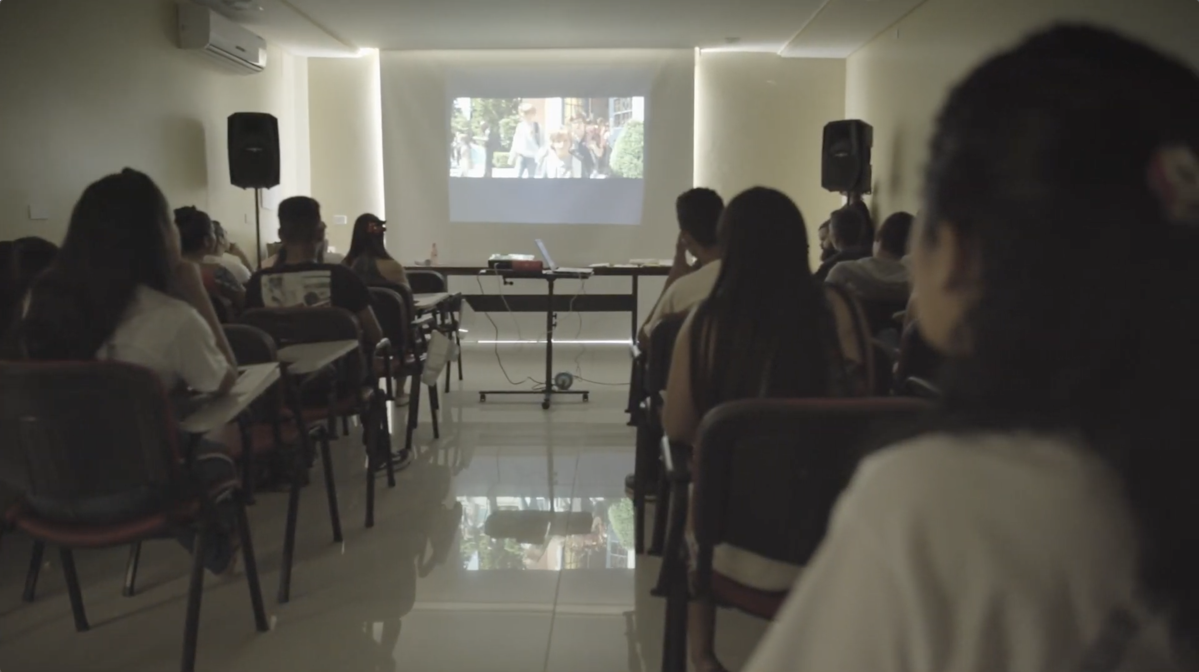 Frame retirado de "Cine teen sertanejo | Brasil, aqui tem SUS – Promoção da saúde mental em jovens – Santana do Ipanema-AL".