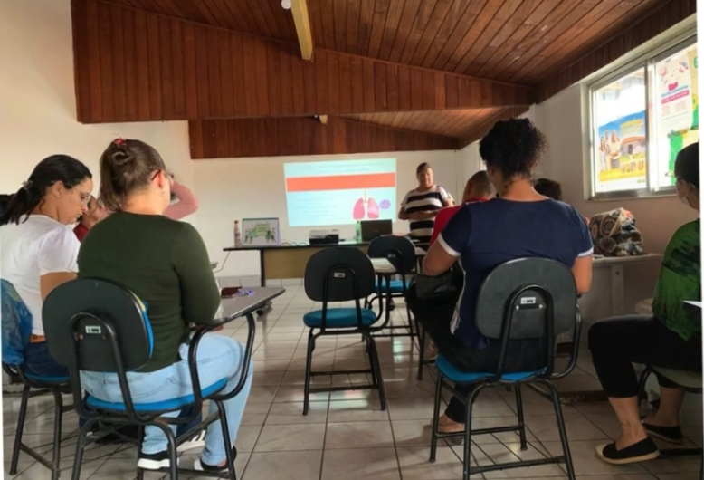 Frame do vídeo Descentralização da Vigilância