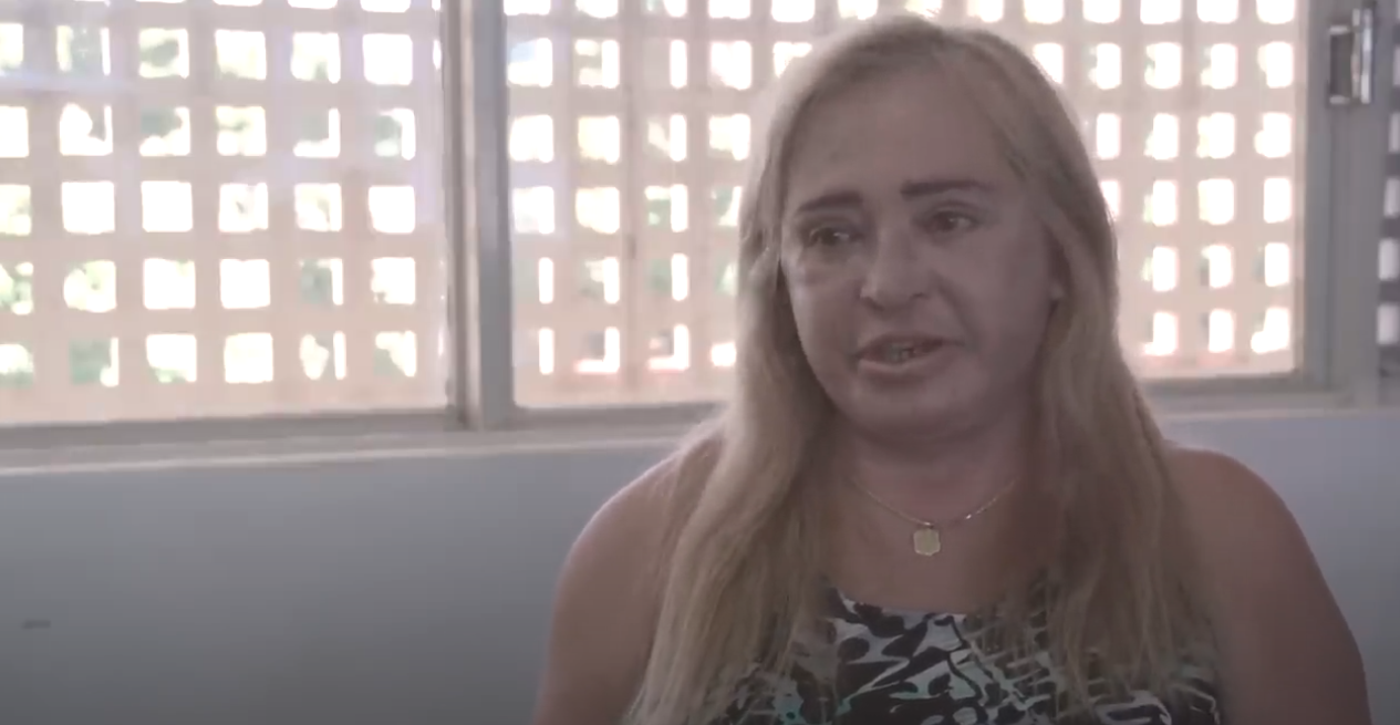 Tela do documentário Hepatite C tem cura, com pessoa participante.