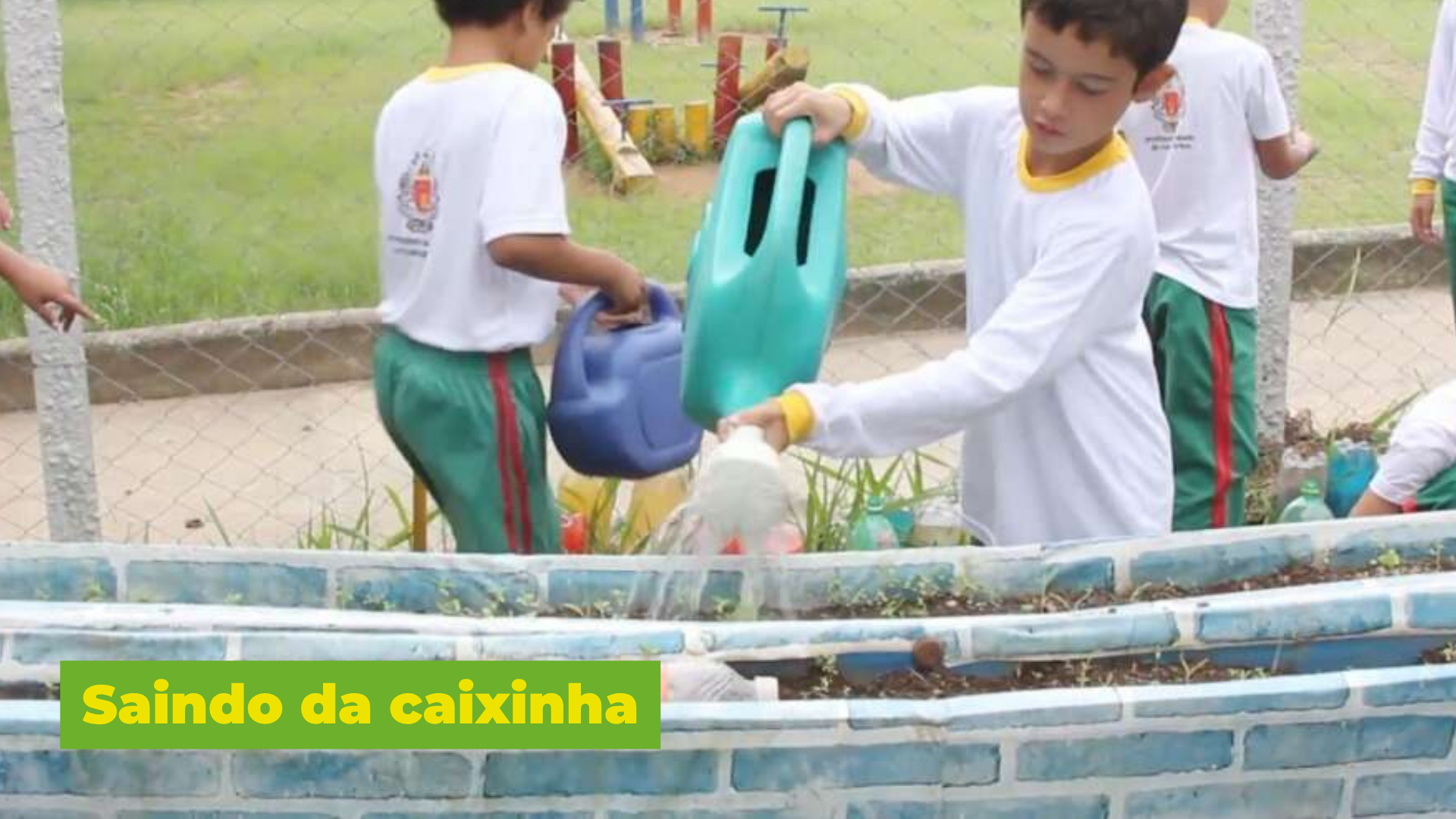 Frame do vídeo Saindo da Caixinha