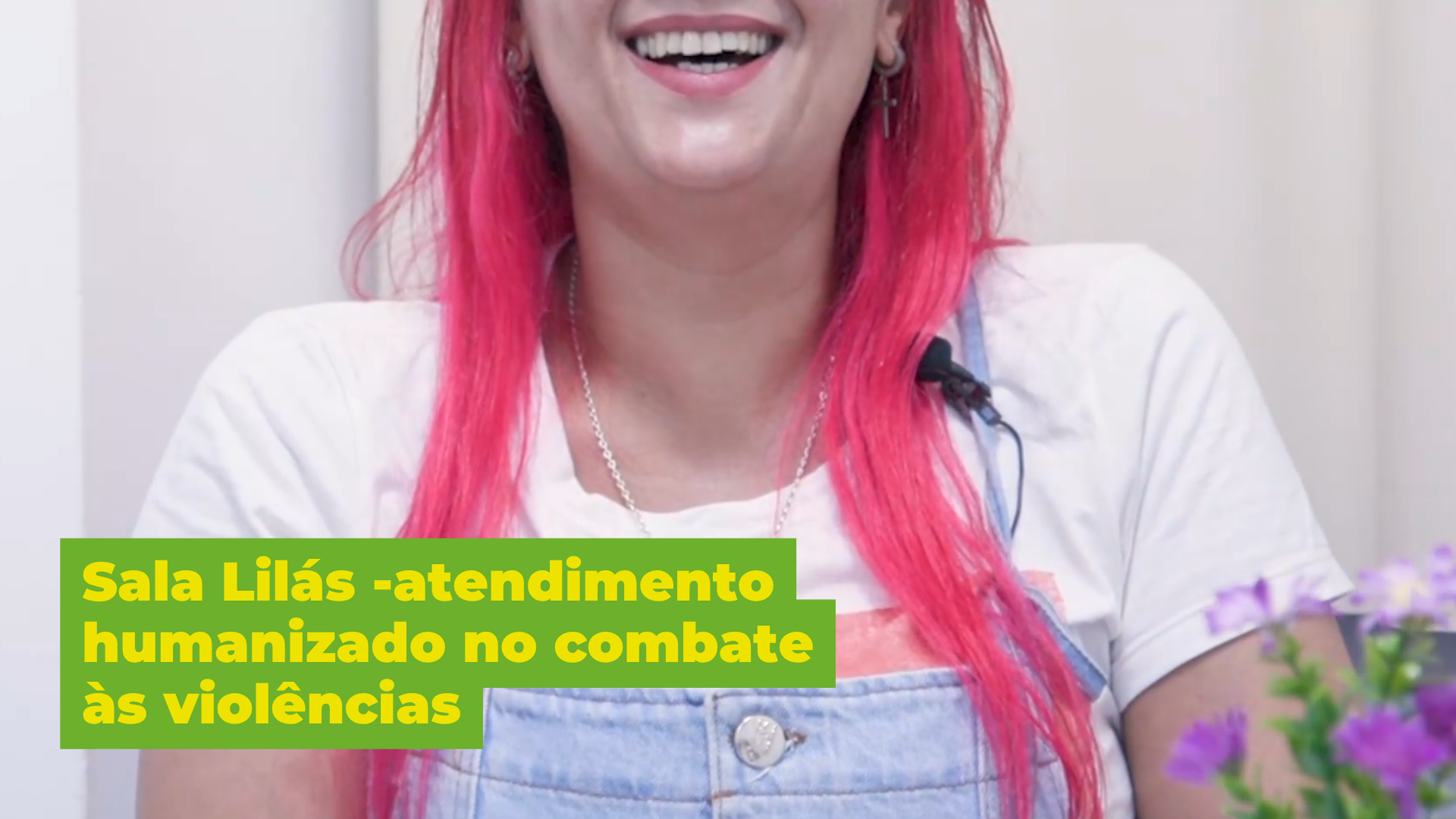 Frame do vídeo Sala Lilás - atendimento humanizado no combate às violências