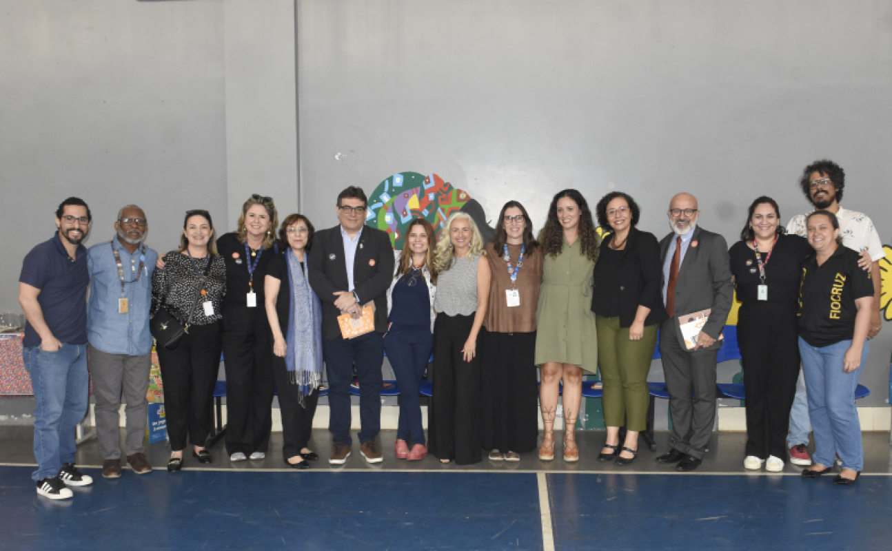 Equipes do Icict, Fiocruz Brasília, professores e pesquisadores e demais autoridades Lançamento dos jogos de tabuleiros em escola do DF - Foto: Rodrigo Méxas (Multimeios/Icict/Fiocruz