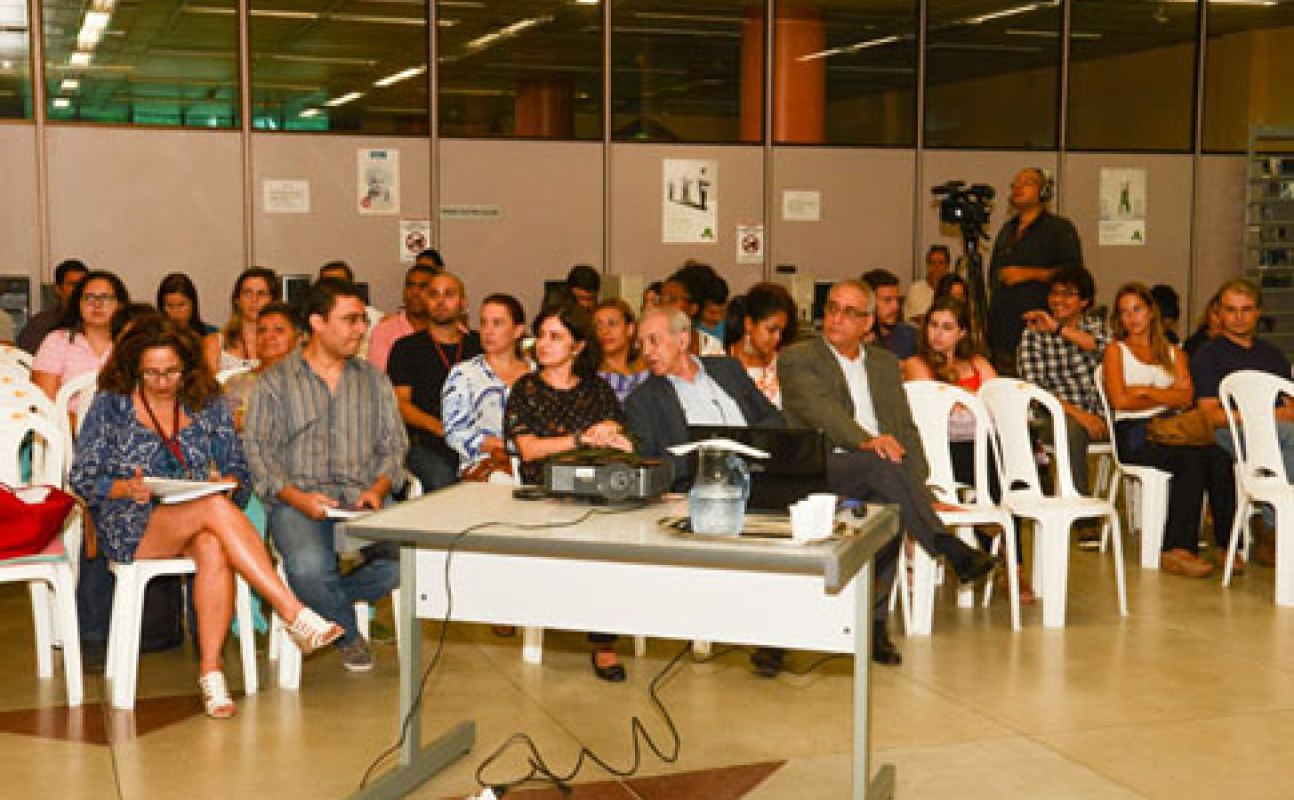 Adriano Duarte Rodrigues na aula inaugural do Icict, 2015