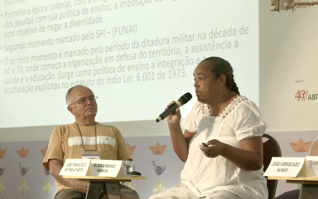 Embedded thumbnail for Epistemologias do Sul, Interculturalidade e Saúde Coletiva
