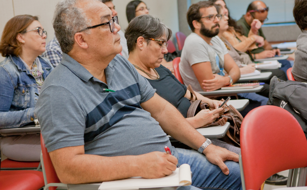 Foto de alunos assistindo aula. Foto: Raquel Portugal