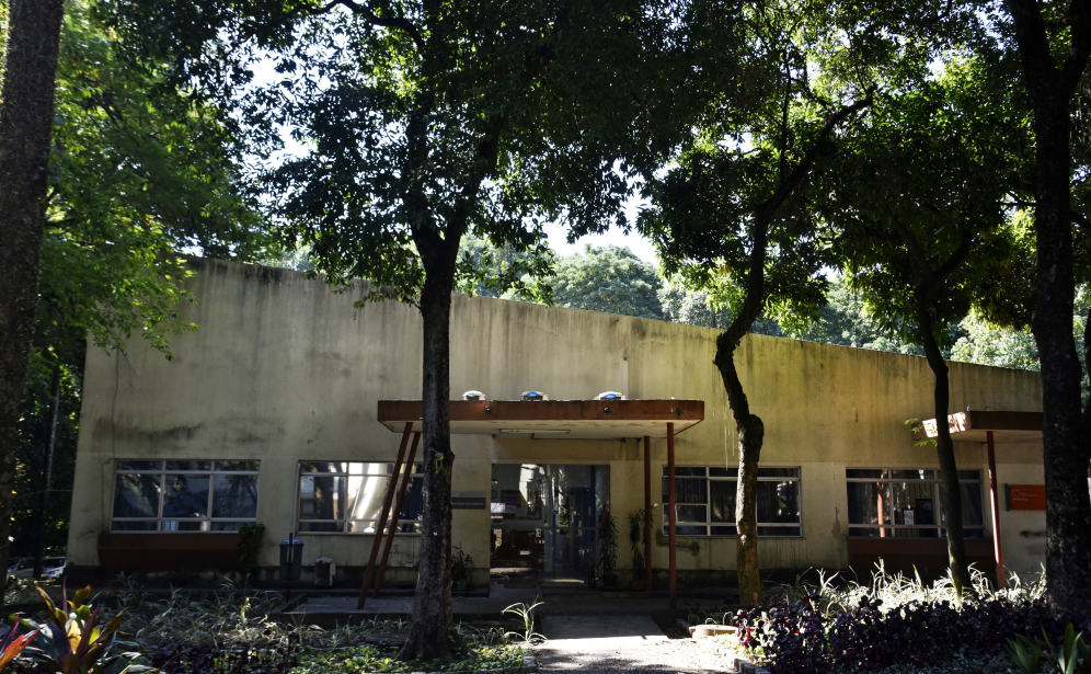 Entrada do prédio do Multimeios (Foto: Vanor Correia).