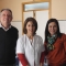 Adriana Aguiar com o Dr. Epifanio de Serdio, chefe da Unidade Docente de Sevilha, e Dra. Purificación, diretora do Centro de Saúde La Zubia (Granada)