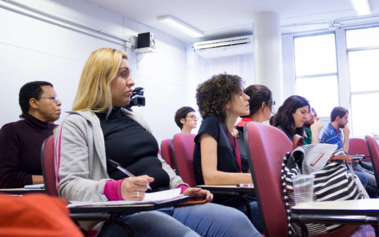 Palestra 'Novo Ecossistema Midiático', de João Figueira, do Centro de Estudos Interdisciplinares do Século XX da Universidade de Coimbra