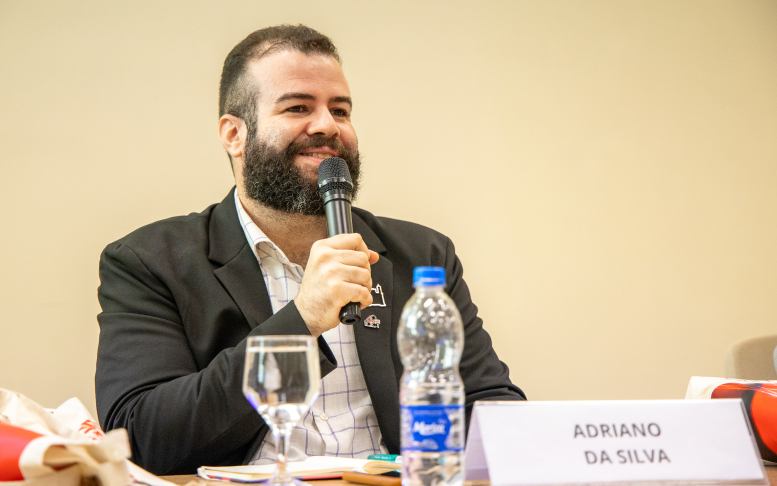 Fala do diretor do Icict Adriano da Silva