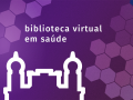 Parte do contorno do Castelo Fiocruz, com fundo roxo e desenhos hexagonais, escrito biblioteca virtual em saúde. Arte: Thays Coutinho/Ascom.