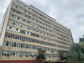Fachada do edifício sede no campus Fiocruz Maré