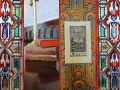 Mosaico com livros, folheto e vitrais da Seção de Obras Raras, da Biblioteca de Manguinhos. Arte: Thays Coutinho/Ascom.