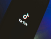 Imagem com logo do TikTok