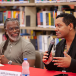 Renato Noguera (UFRRJ) e Igor Sacramento (PPGICS). Aula inagural Icict 2024.