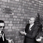 Inauguração do Pavilhão Haity Moussatché, em 1995. Do lado esquerdo, Carlos Morel, presidente da Fiocruz. 115 Anos da Biblioteca de Manguinhos.
