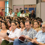 Público encheu o salão da biblioteca