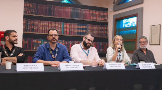 Na mesa de debate, Diego Xavier, Marcel Pedroso, Adriano da Silva, Renata Gracie e Chistovam Barcellos.