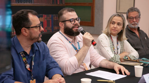 Marcel Pedroso, Adriano da Silva, Renata Gracie e Christovam Barcellos, na mesa do evento.